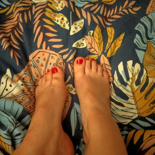 Mystery_feet MYM