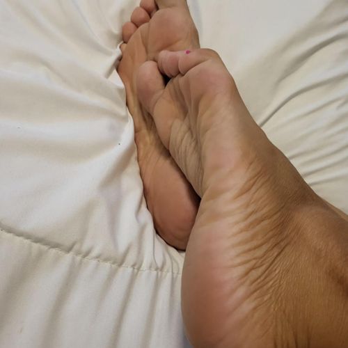 Luna_sexy_feet MYM