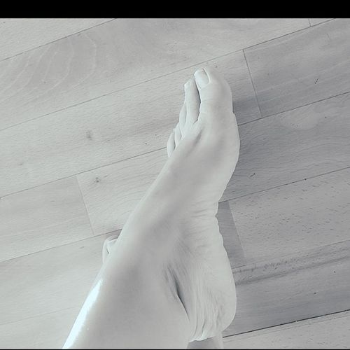 Feetphoenix MYM