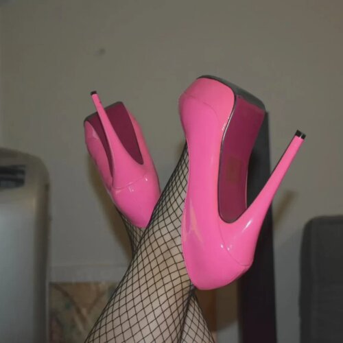 Levy_feet34 MYM