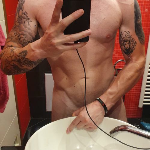 Emmanuel MYM