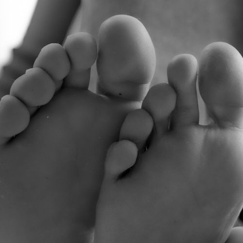 Couple_de_pieds MYM