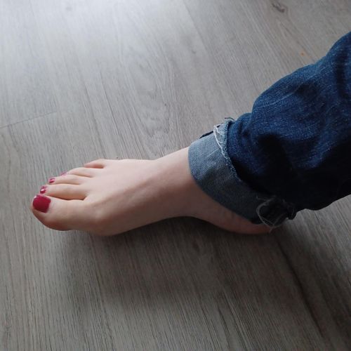 Stranger-feet MYM