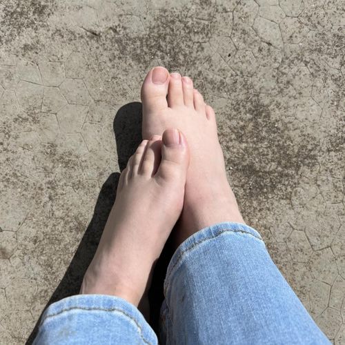 Jolie_feet MYM