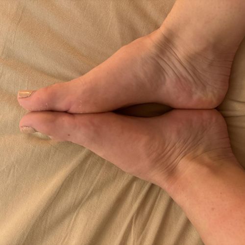 Llov-feet MYM