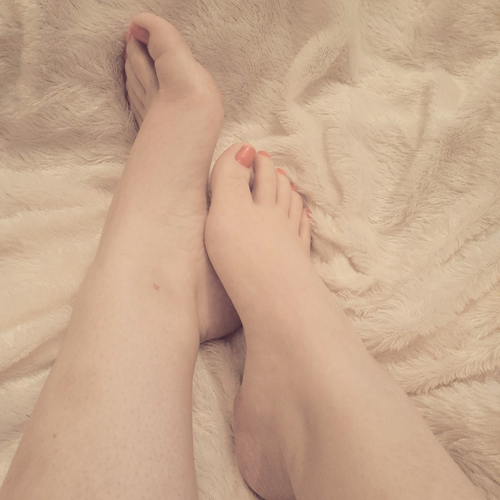 Lola_pretty_feet69 MYM