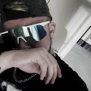Alex_crow MYM