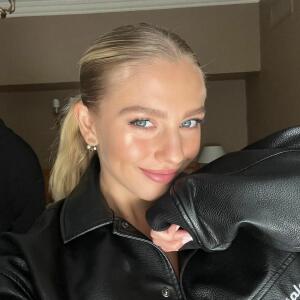 Alexa_breit MYM