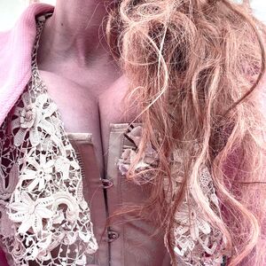 Aline_dream_chest MYM