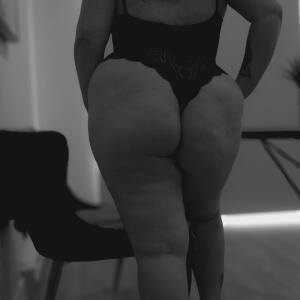Amber_holmes MYM