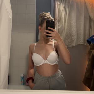 Anaelle_vvv MYM