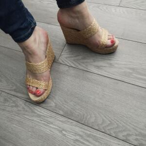 Anienka-feet MYM