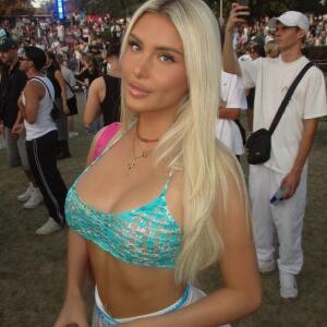 Antonia_rot MYM