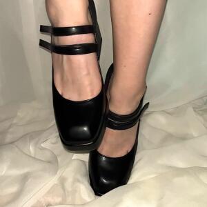 Ari_feet_ym MYM