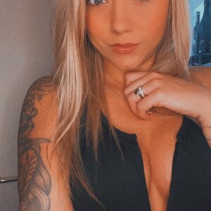 Ashley_officiel02 MYM