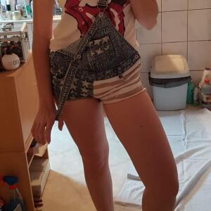 Axela MYM