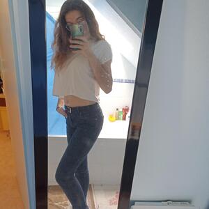 Axela MYM