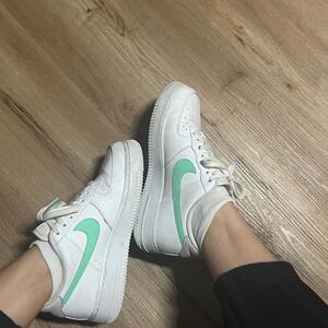 Babygirl_feet MYM