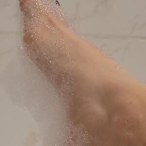 Bi-feet MYM