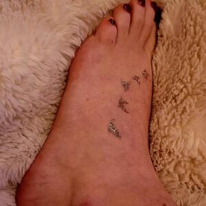 Bi-feet MYM