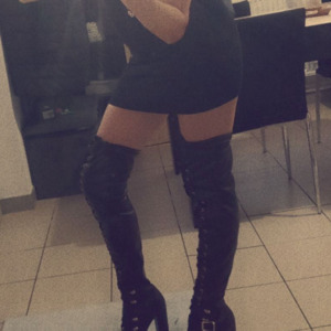 Blonde800 MYM