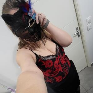Blonde_aux_gros_seins MYM