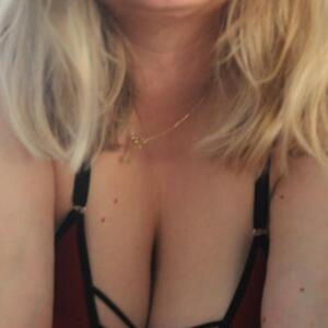 Blonde_aux_gros_seins MYM