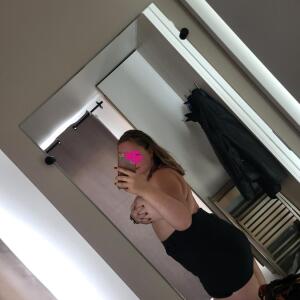 Blonde_aux_gros_seins MYM