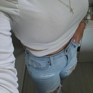 Blonde_sexy34 MYM