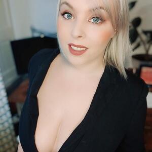 Blondiie_x MYM
