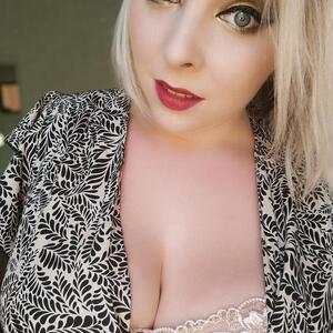 Blondiie_x MYM