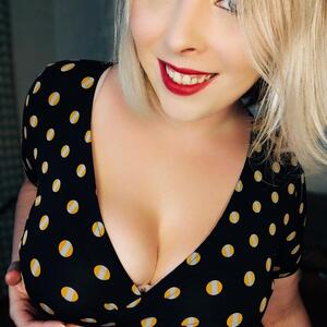 Blondiie_x MYM