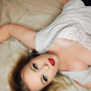 Blondiie_x MYM