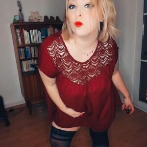 Blondiie_x MYM