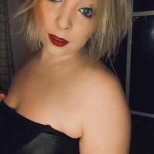 Blondiie_x MYM