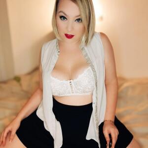 Blondiie_x MYM