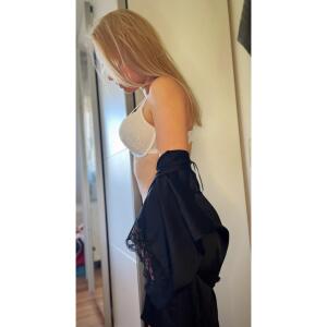 Blondiiie_03 MYM