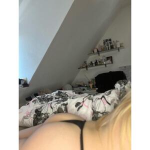 Blondiiie_03 MYM