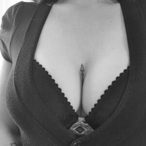 Brunetttte19 MYM