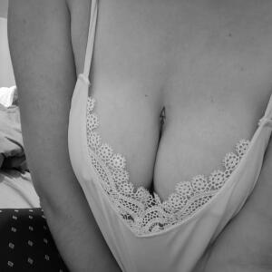 Brunetttte19 MYM