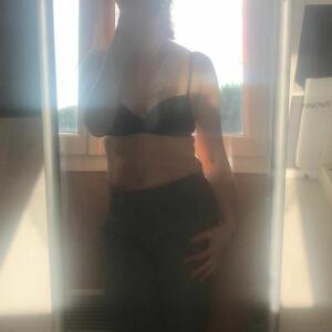 Charmeusecoquine_ MYM