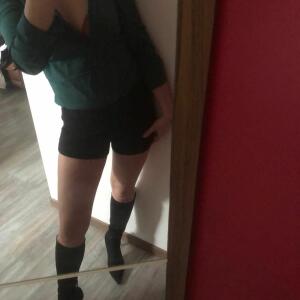 Charmeusecoquine_ MYM