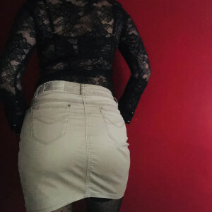 Charmeusecoquine_ MYM