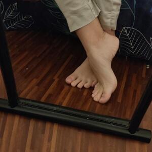 Claire_s_feet MYM
