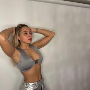 Clara_blondy MYM
