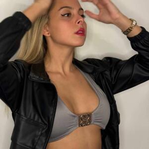Clara_blondy MYM