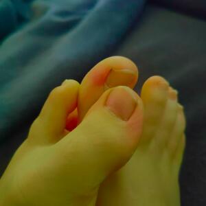 Clara_lovefeets MYM