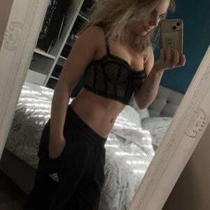 Coraline_rouxe MYM
