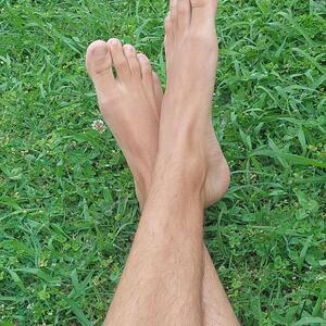 Couple_of_feet MYM