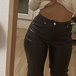 Curly_curvyy MYM